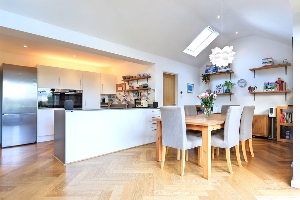 Property photo 2 of 28 Img_2542