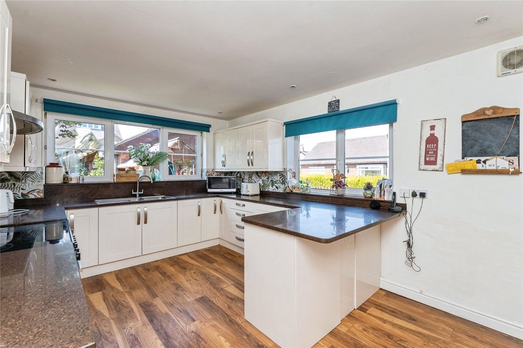 Property photo 2 of 23 Picture No. 22