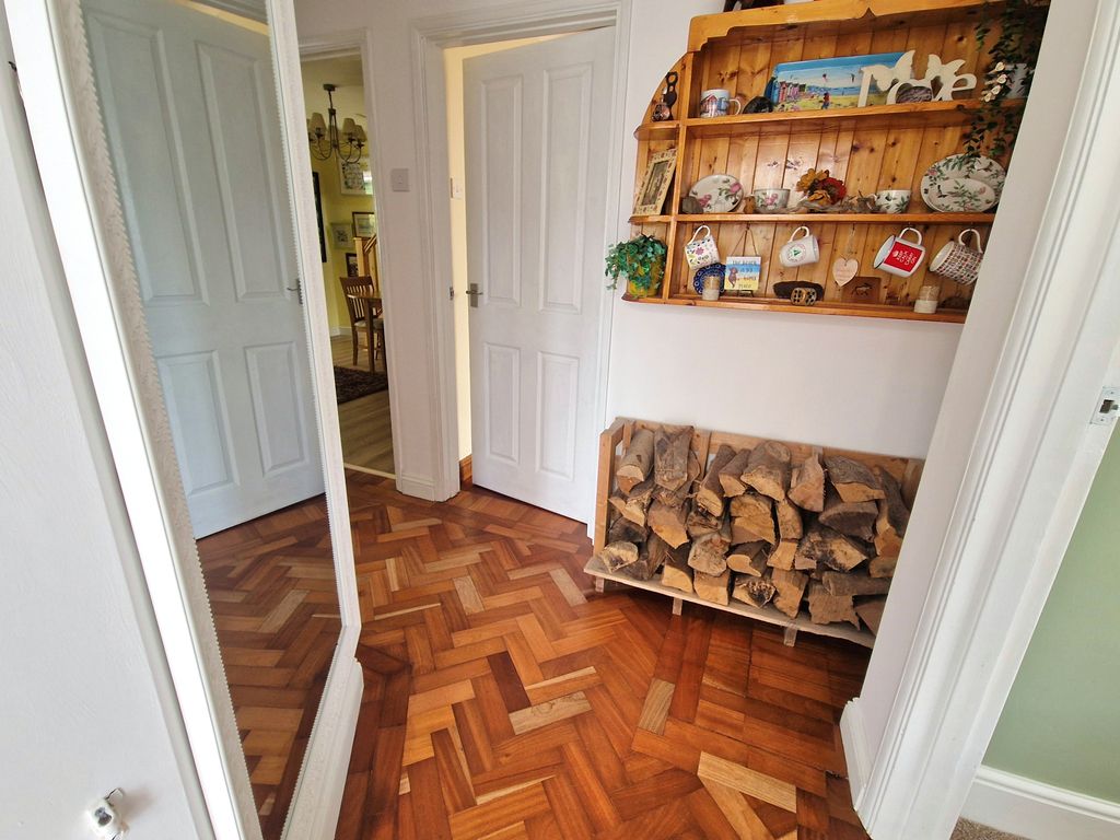 Property photo 3 of 25