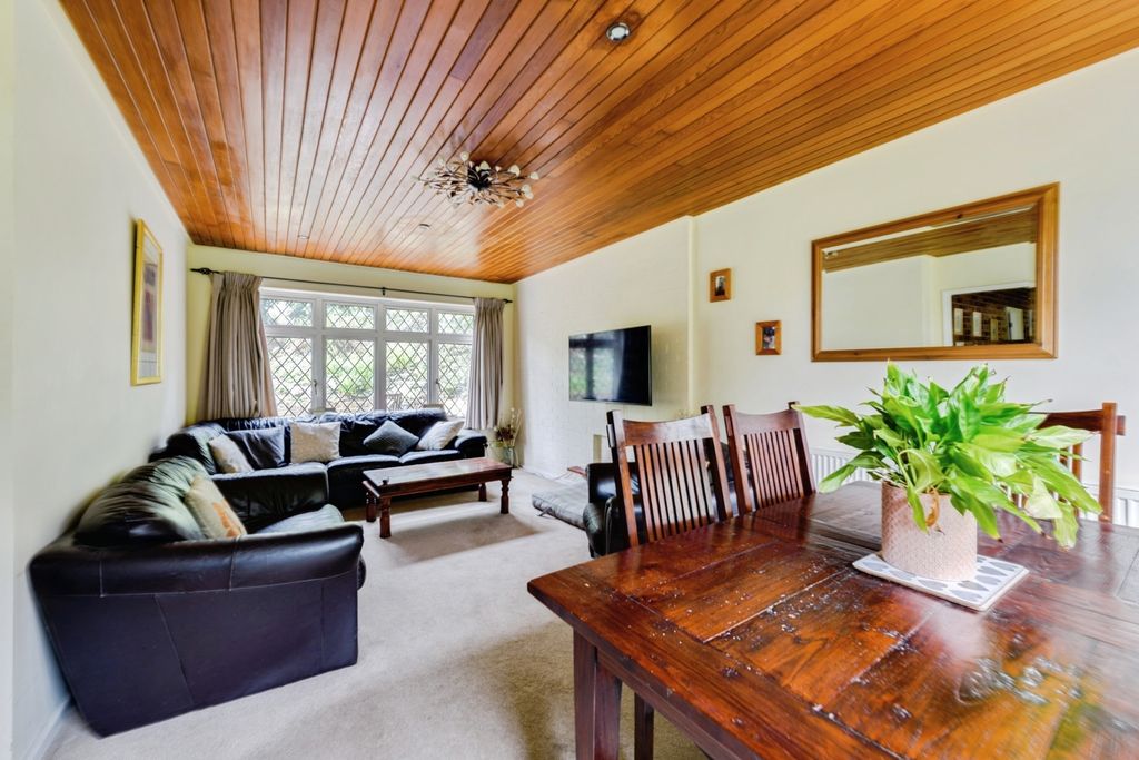 Property photo 2 of 17 Photo