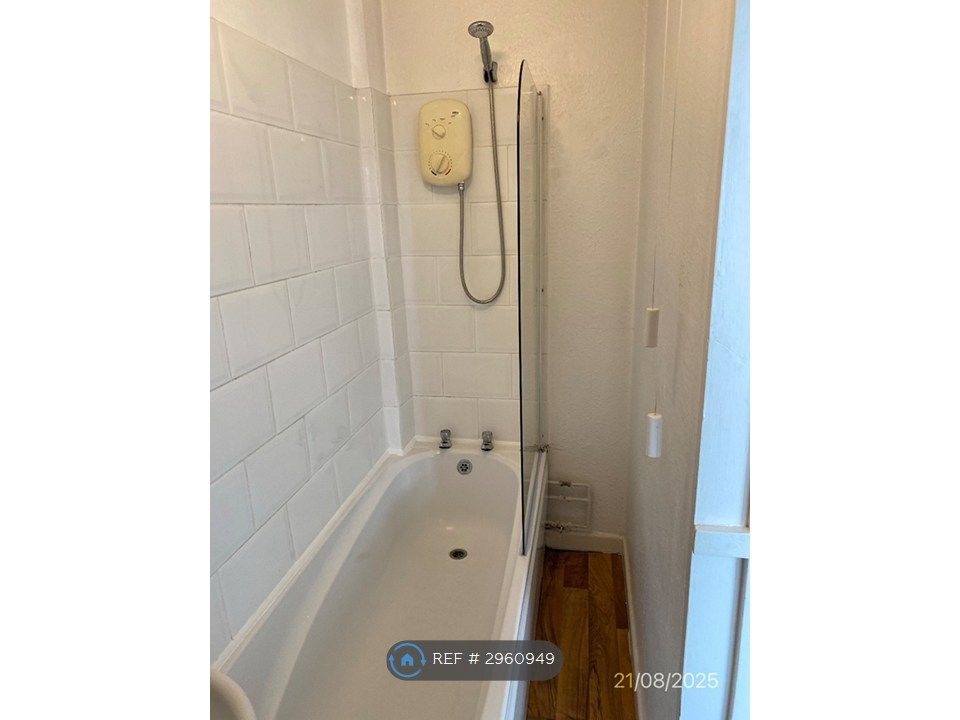Property photo 2 of 8 Bathroom With Electric Shower