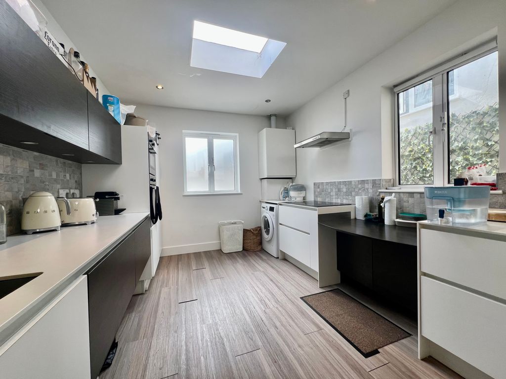 Property photo 3 of 10 Img_8969