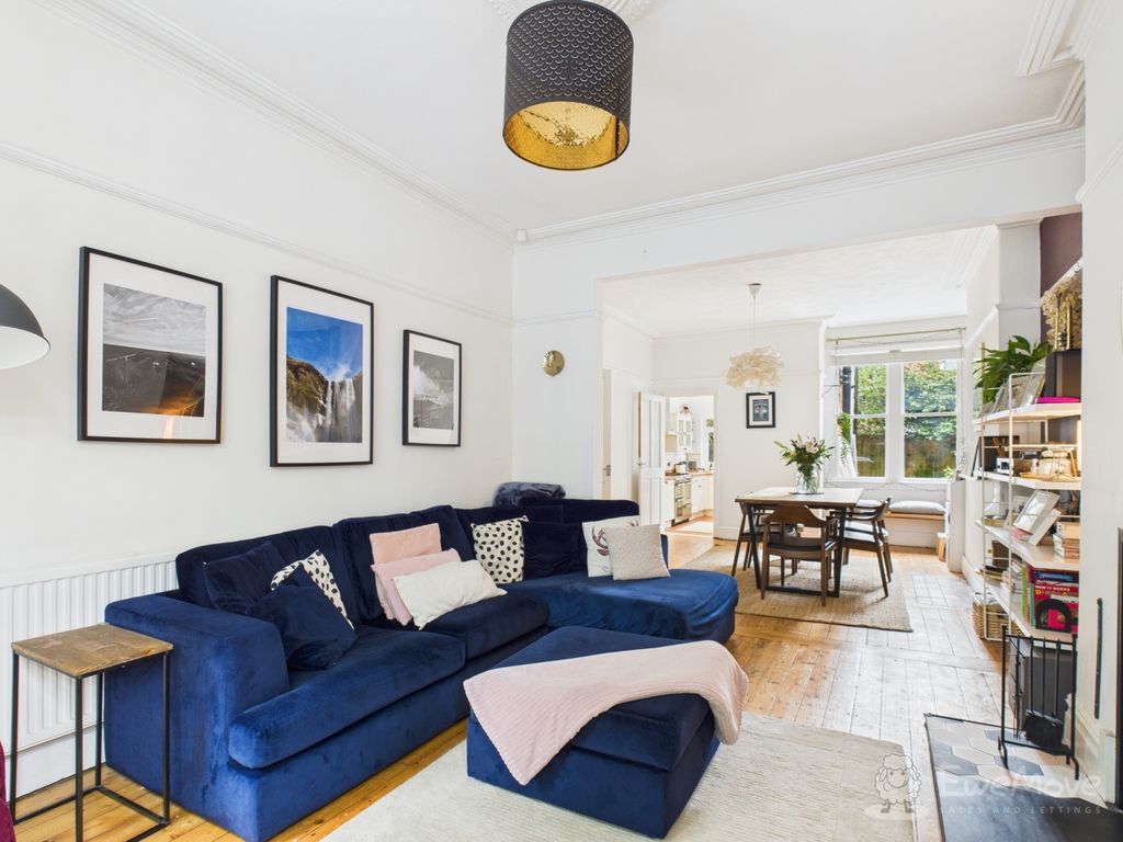 Property photo 3 of 17 Living Room