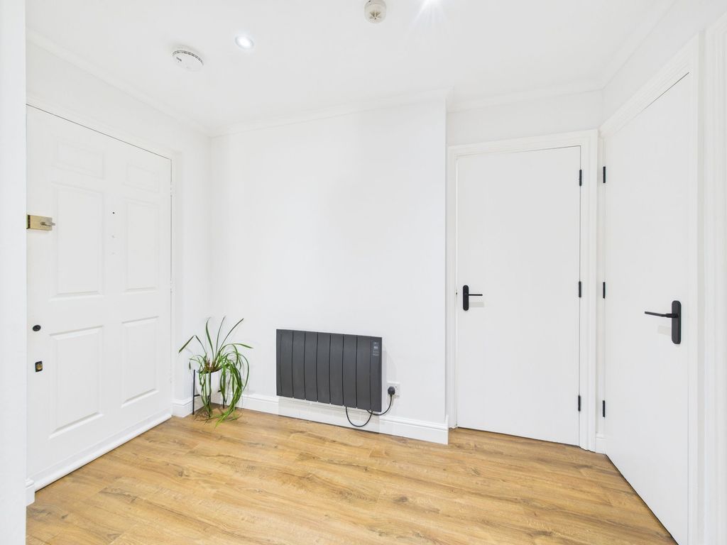 Property photo 3 of 26