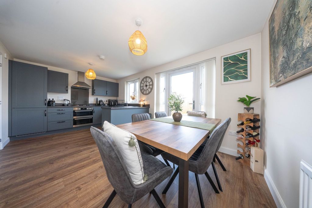 Property photo 3 of 43 Kitchen/Dining Room