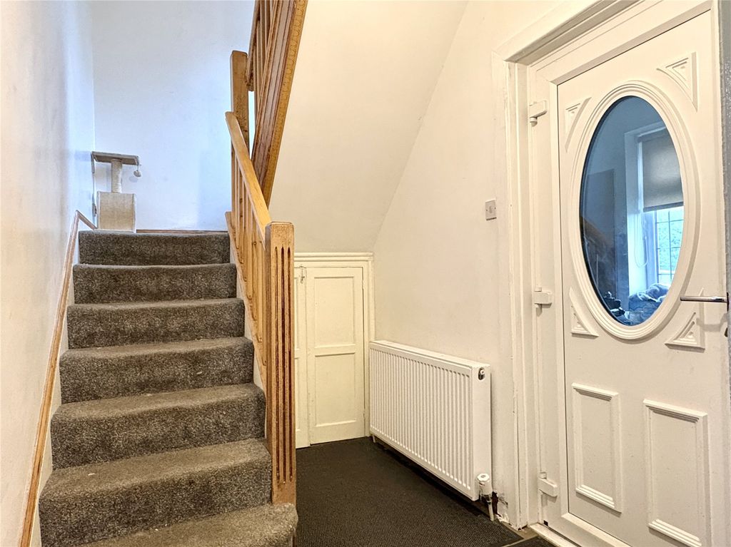 Property photo 3 of 16 Entrance Hallway