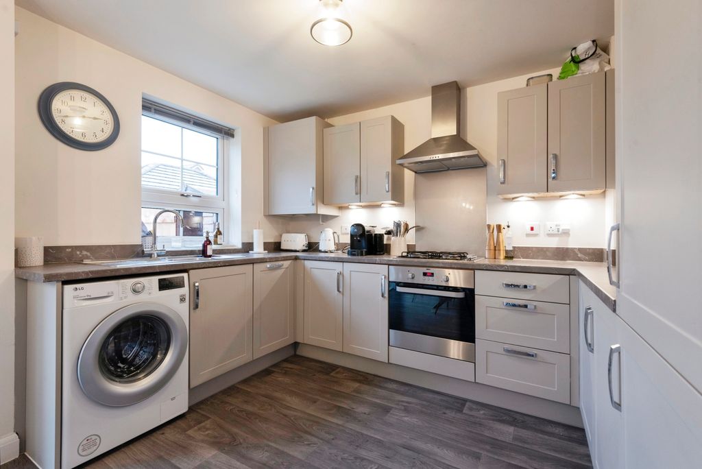 Property photo 3 of 17 Kitchen/Diner