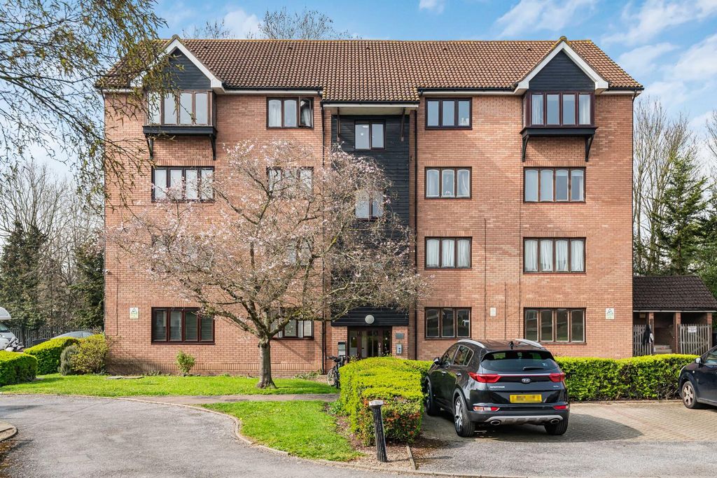 Property photo 1 of 17 Front (Exterior)