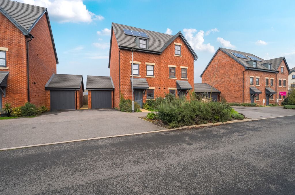 Property photo 1 of 25 1382941-26-691Df3...