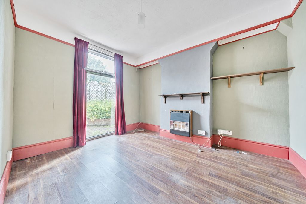 Property photo 3 of 18 Dining Room