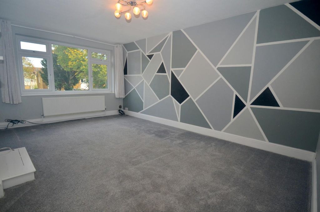 Property photo 2 of 8 3.Jpg