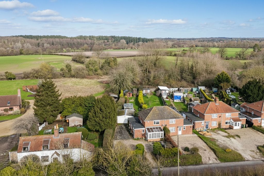 3 bed semi-detached house for saleChurch Lane, Barford, Norwich NR9