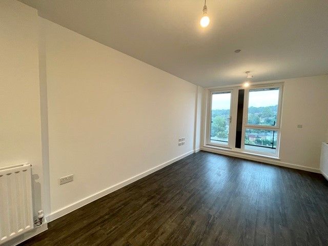 Property photo 3 of 10 Lounge