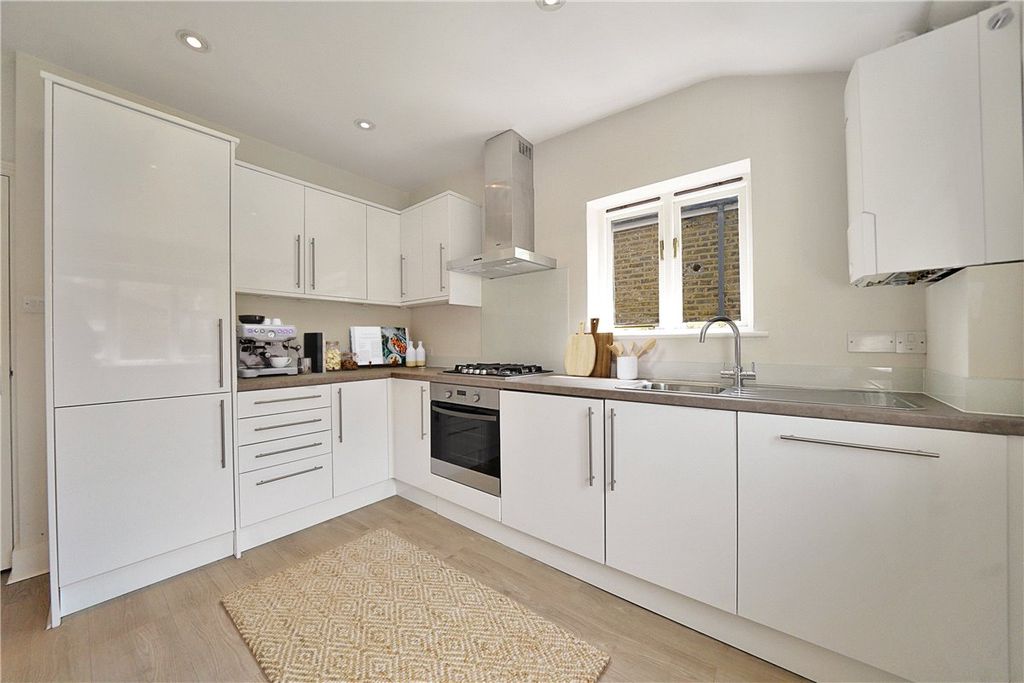 Property photo 3 of 11 Picture No. 23