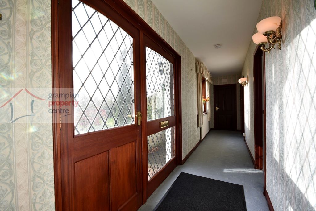 Property photo 3 of 28 Hallway .Jpg