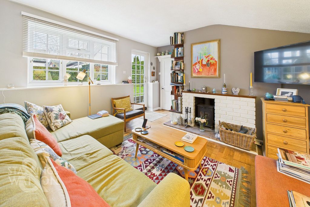 Property photo 1 of 23