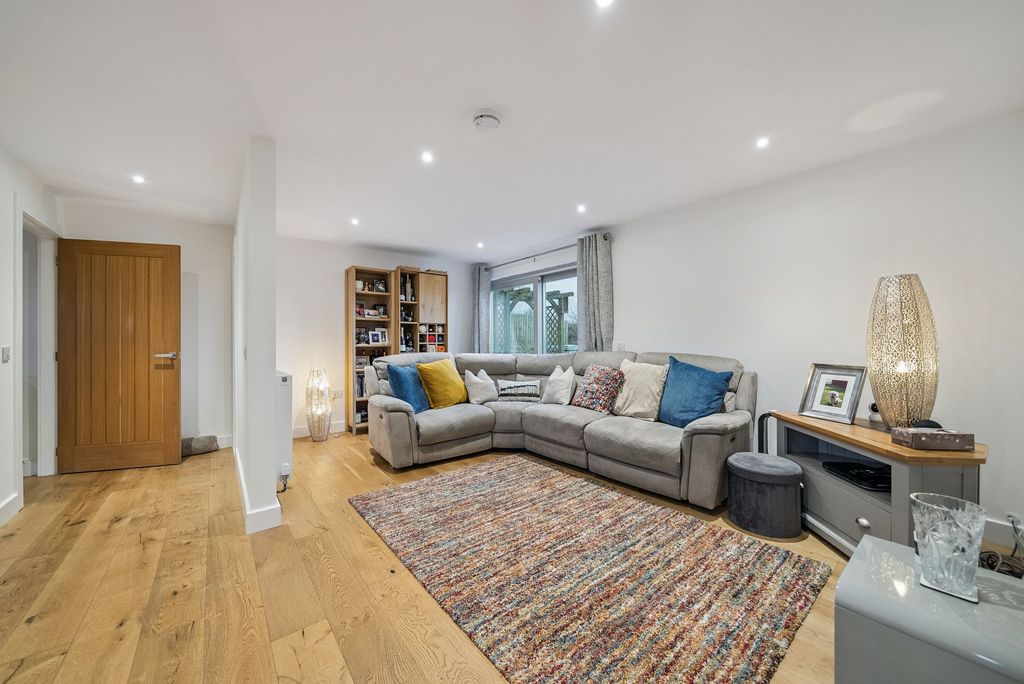 Property photo 2 of 18