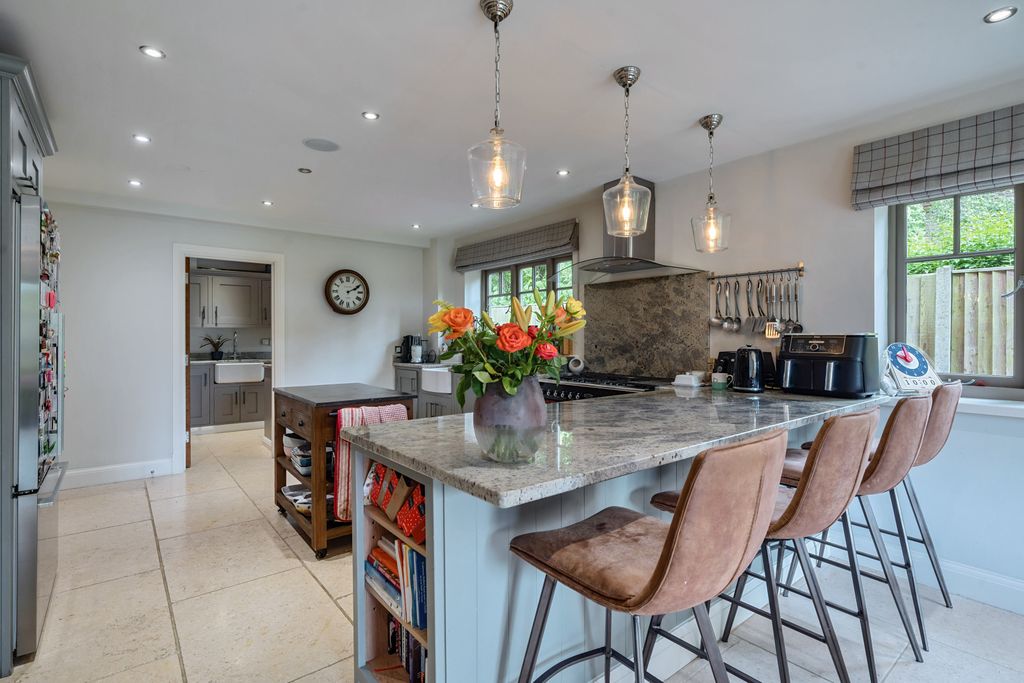 Property photo 3 of 19 Kitchen Diner