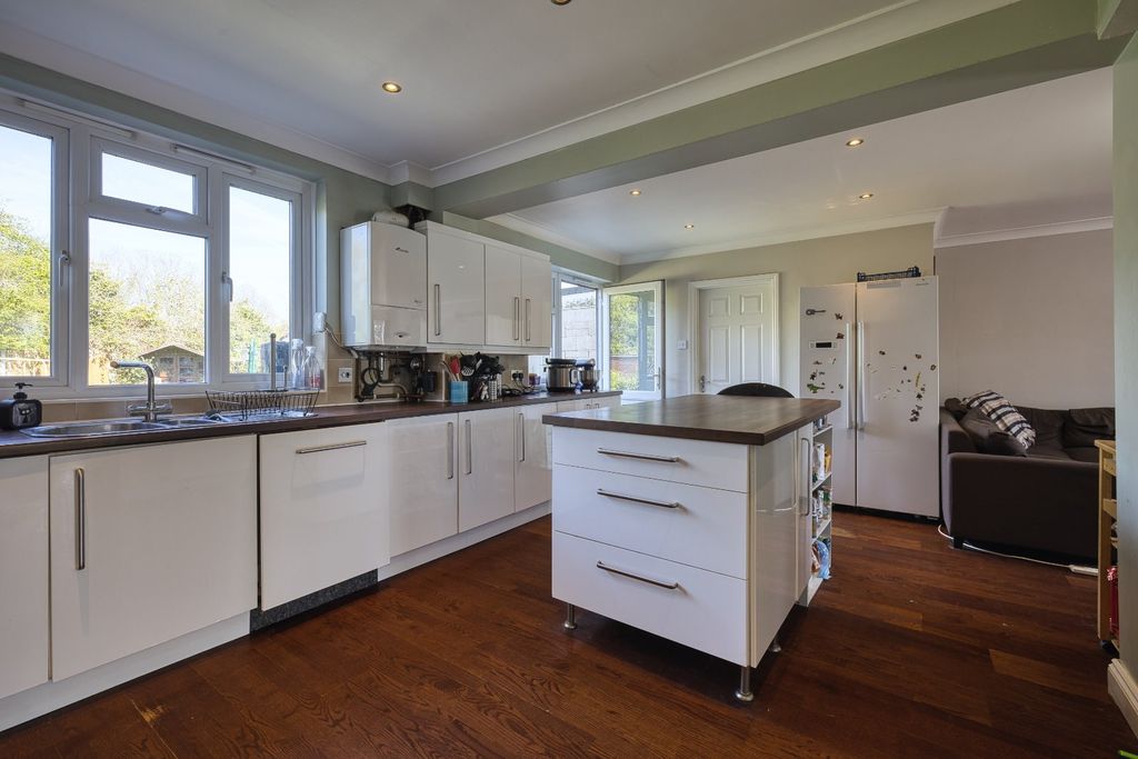 Property photo 2 of 17 Picture 2