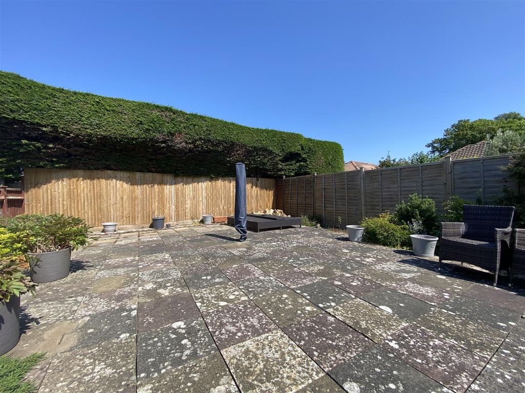 Property photo 3 of 15 Garden