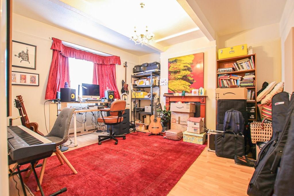 Property photo 3 of 15