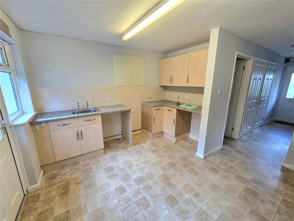 Property photo 2 of 8 Picture No. 05