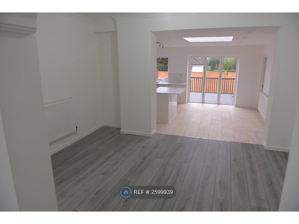 Property photo 3 of 25