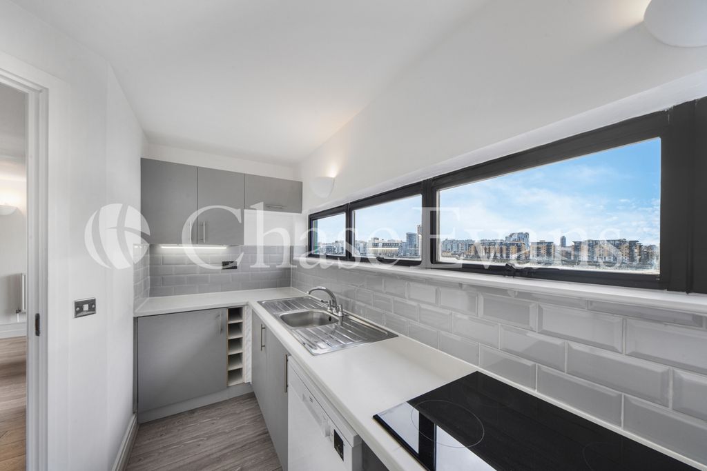Property photo 3 of 19 Chart House, Burrell