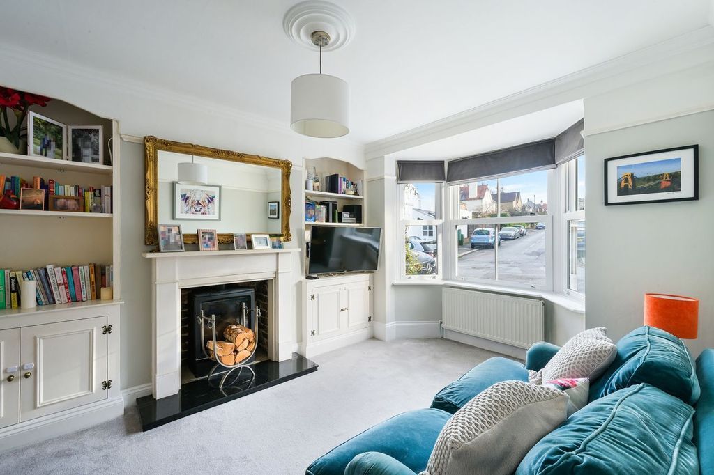 Property photo 3 of 17