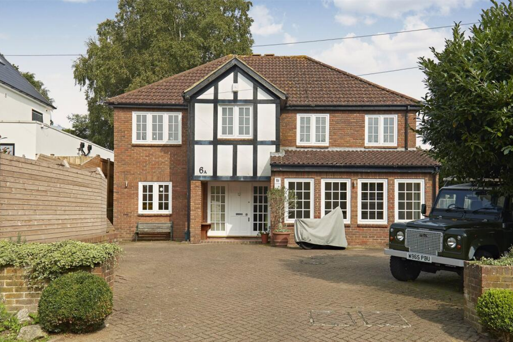 Property photo 1 of 8