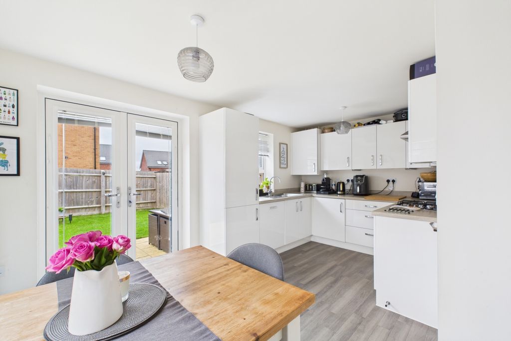 Property photo 1 of 12 Kitchen Diner