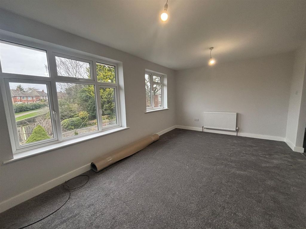 Property photo 3 of 9 Lounge.Jpeg