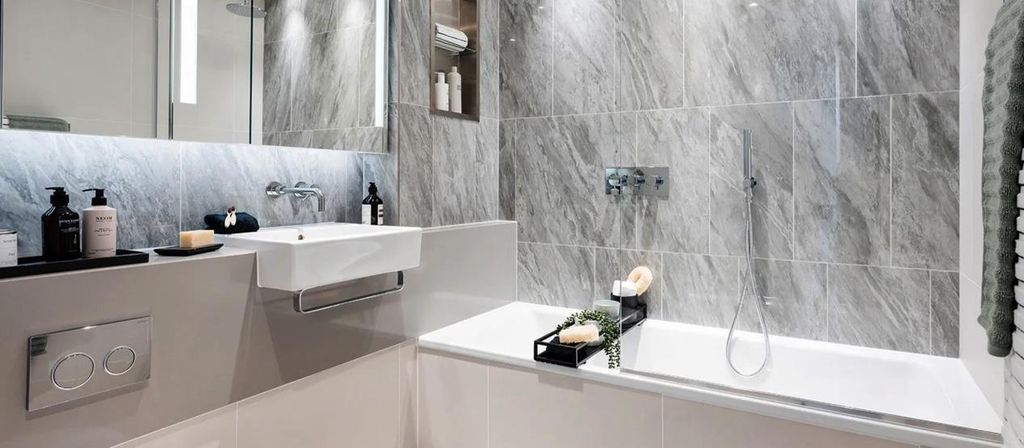 Property photo 1 of 6 Cw Bathroom.Jpg
