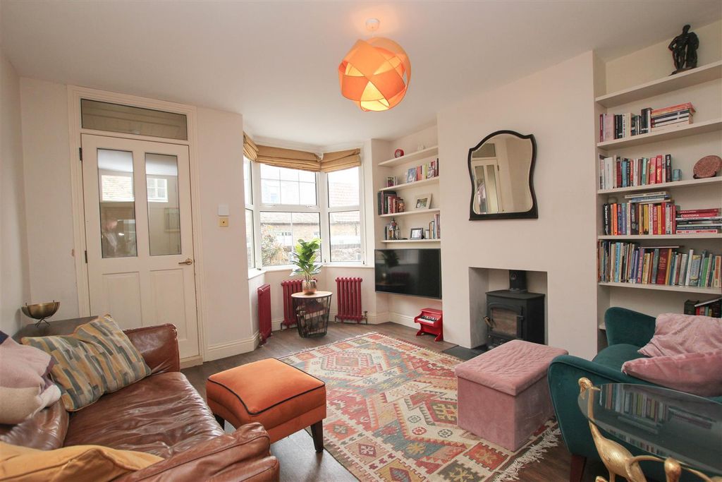 Property photo 2 of 15 Livingroom.Jpg