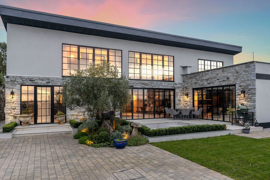 Property photo 1 of 26