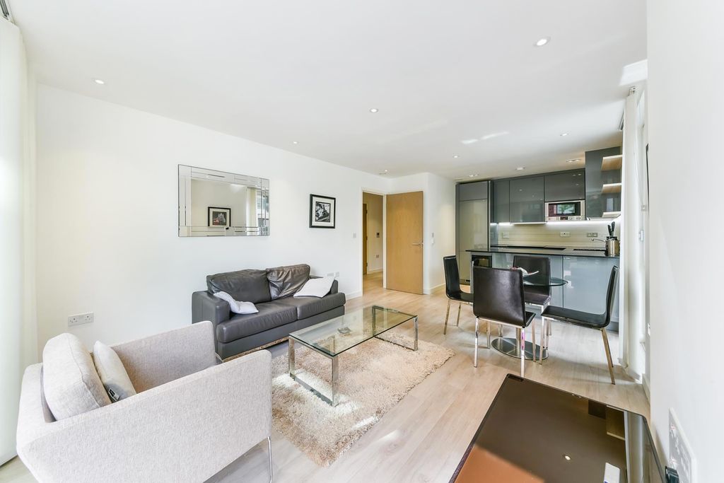 Property photo 2 of 10