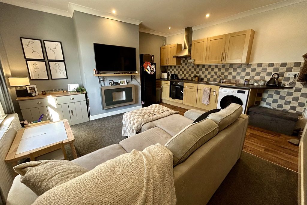 Property photo 3 of 10 Open Plan
