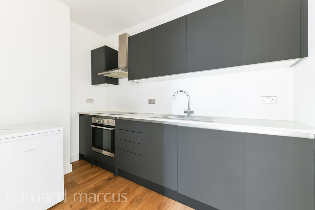 Property photo 1 of 6 Kitchen