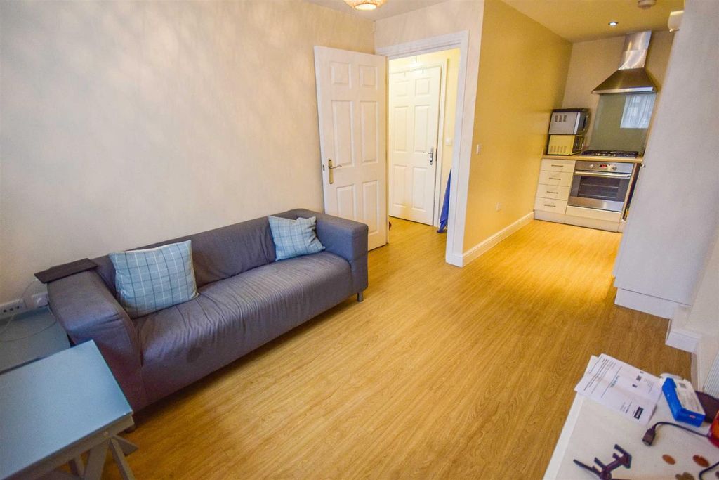 Property photo 2 of 8 Kitchen/Living Room