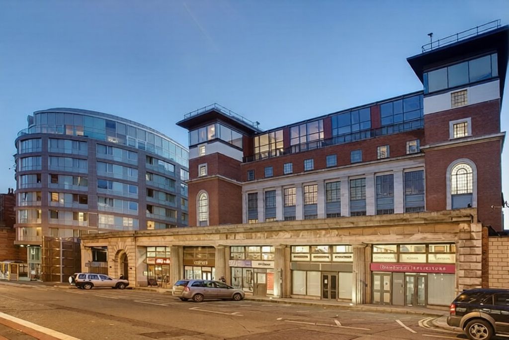 Property photo 1 of 2