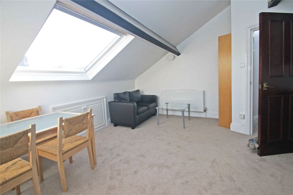 Property photo 3 of 12 Picture No. 02