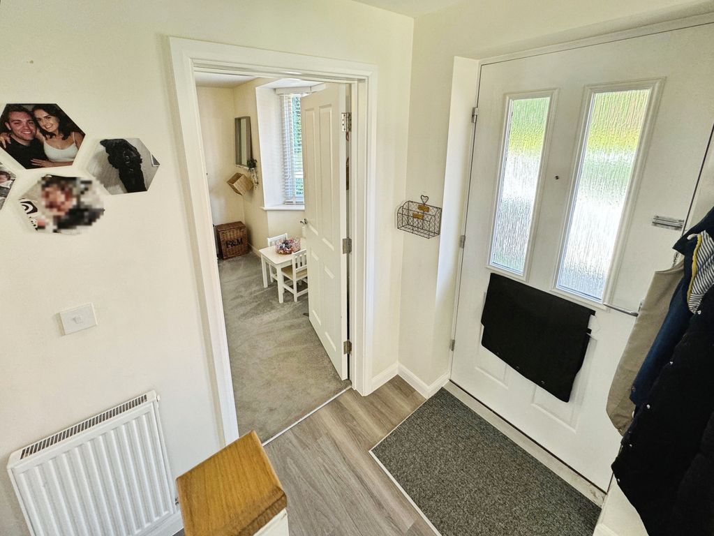 Property photo 2 of 25