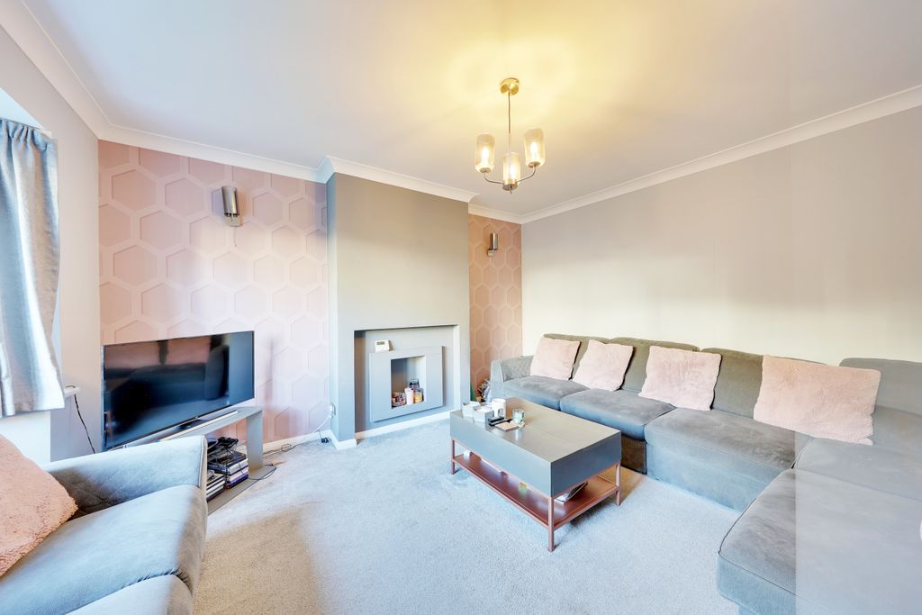 Property photo 2 of 18