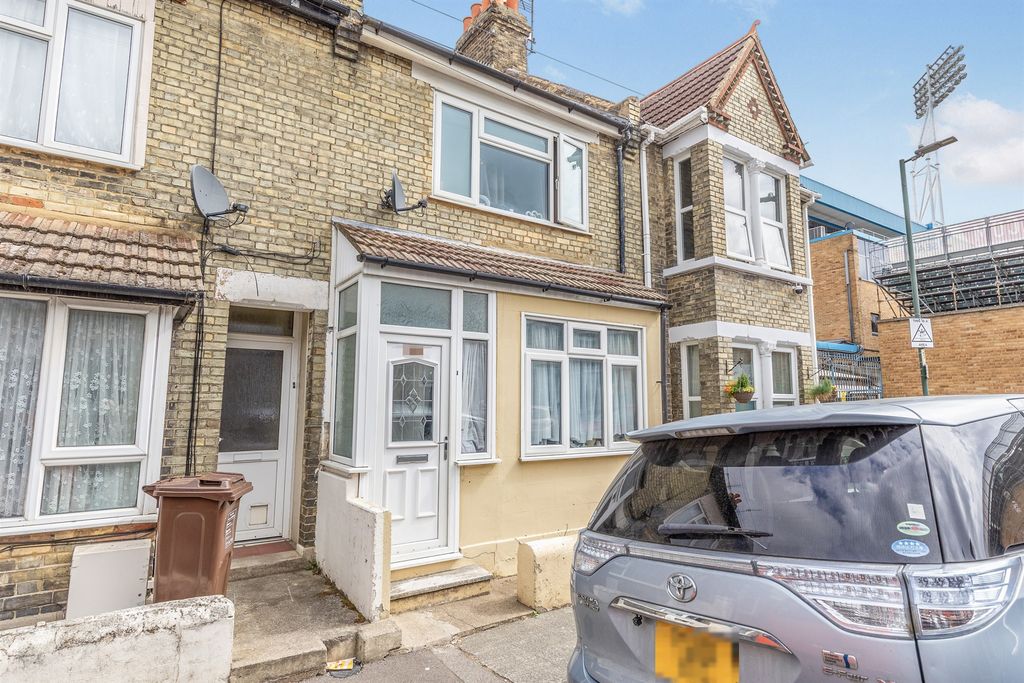 Property photo 1 of 11