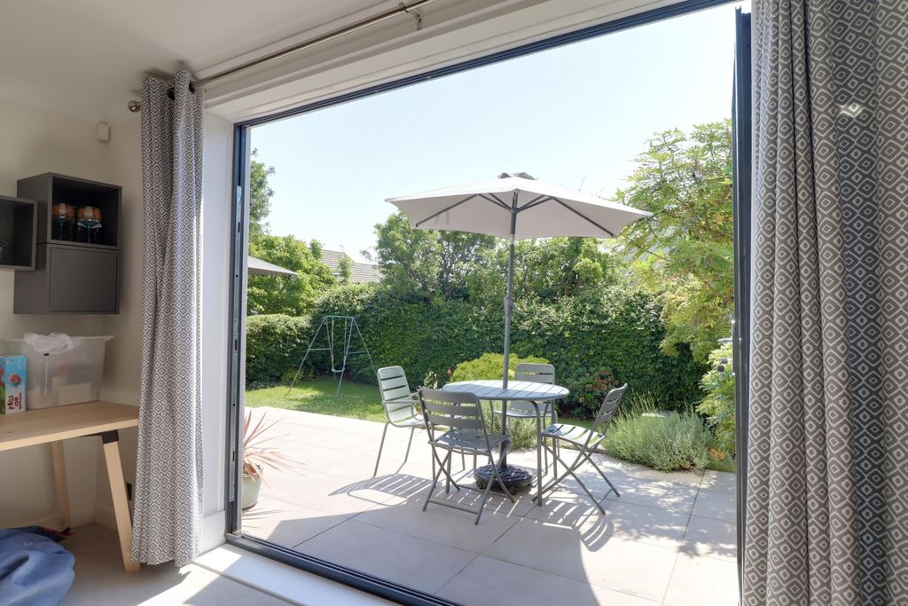 Property photo 3 of 21 Family Room With Bi-Folding Doors