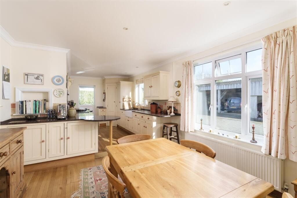 Property photo 2 of 39 4839952