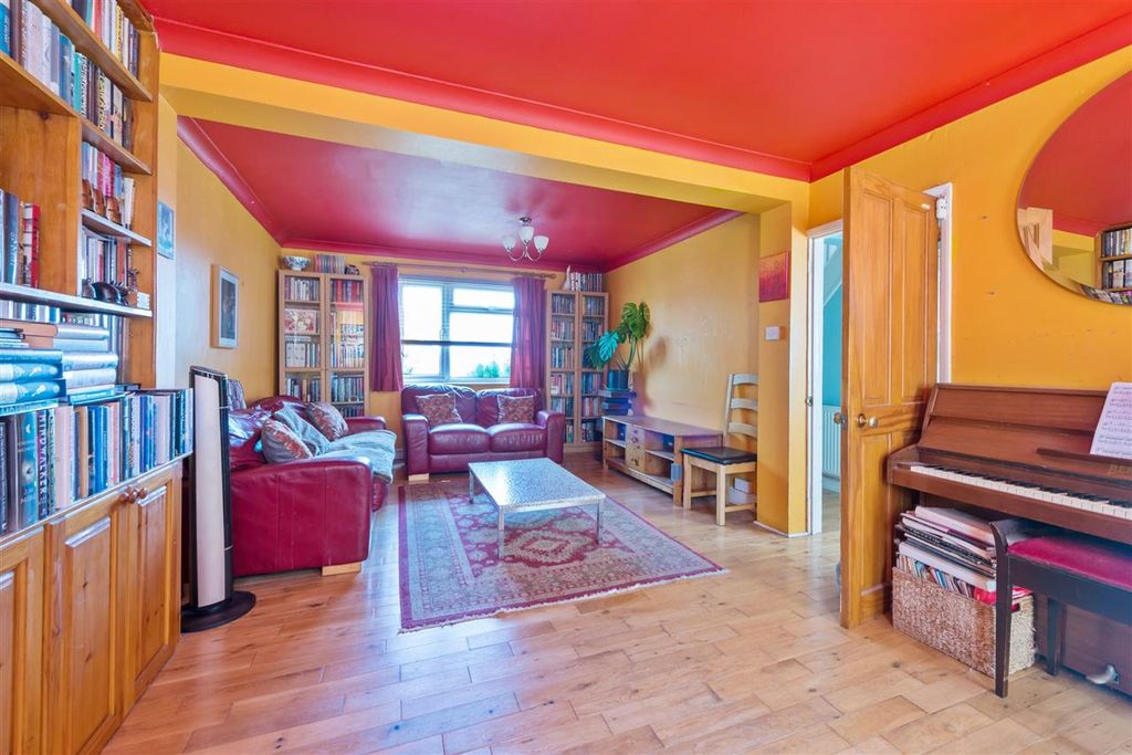 Property photo 2 of 21
