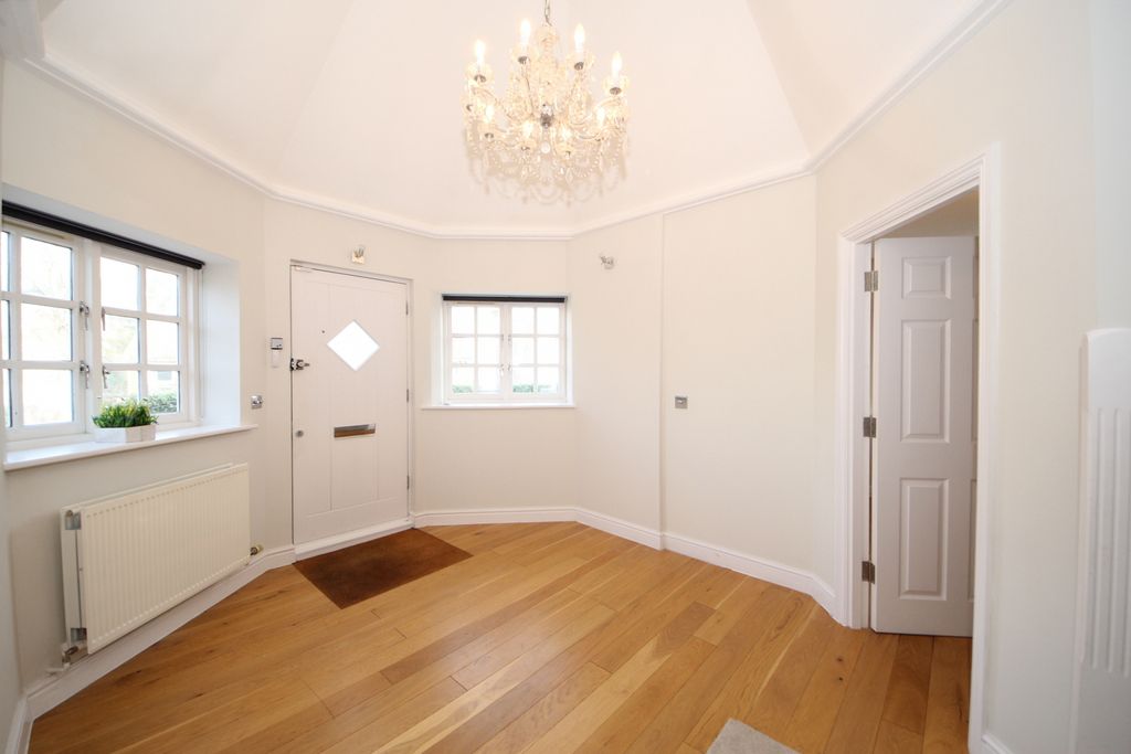 Property photo 2 of 18 Gallery