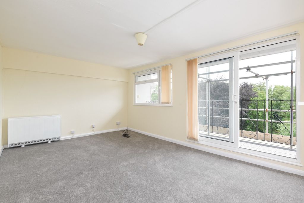 Property photo 3 of 11 5226834