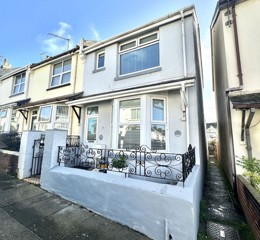 Property photo 1 of 18